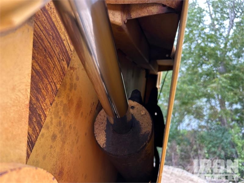 Ashland I-200TS4 4 Tire Hydraulic Pull Scraper Schaktvagnar