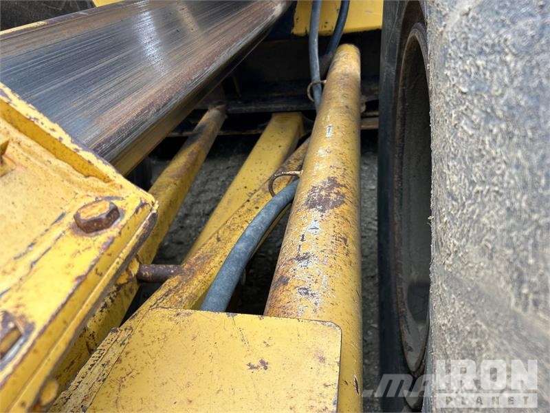 Ashland I-200TS4 4 Tire Hydraulic Pull Scraper Schaktvagnar