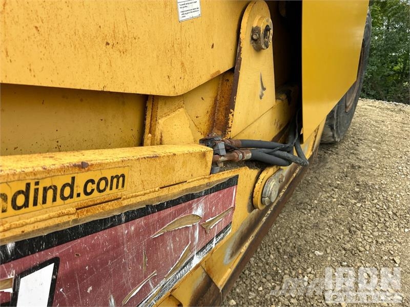 Ashland I-200TS4 4 Tire Hydraulic Pull Scraper Schaktvagnar