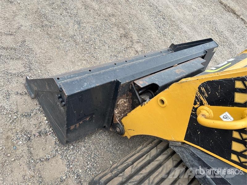 ASV RT120F Compact Track Loader Kompaktlaadurid