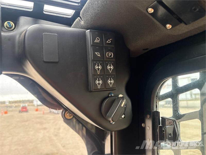 ASV RT120F Compact Track Loader Kompaktlaadurid