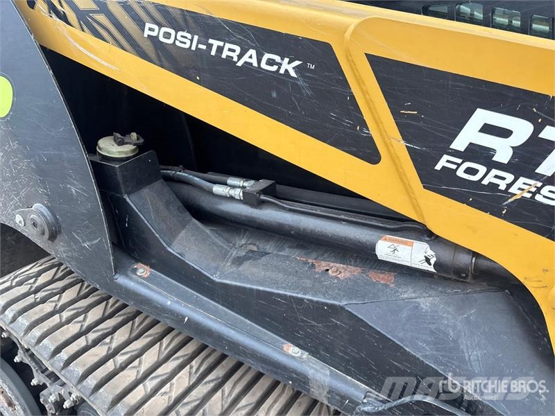ASV RT120F Compact Track Loader Kompaktlaadurid