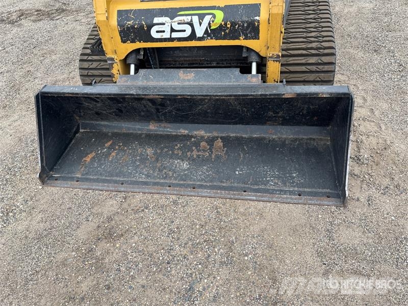 ASV RT120F Compact Track Loader Kompaktlaadurid