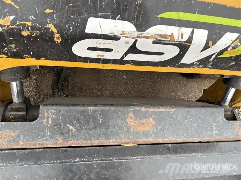 ASV RT120F Compact Track Loader Kompaktlaadurid