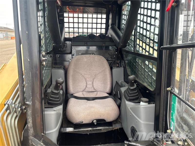 ASV RT120F Compact Track Loader Kompaktlaadurid