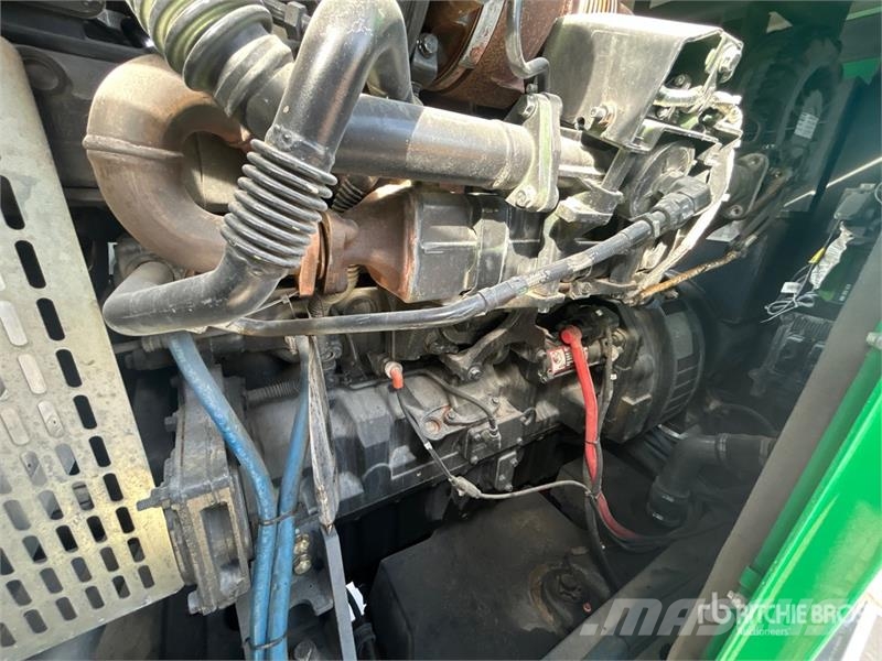 Atlas Copco QAS 330 JD FT4 SUNB 264 kW Mobile Generator Set 柴油發電機