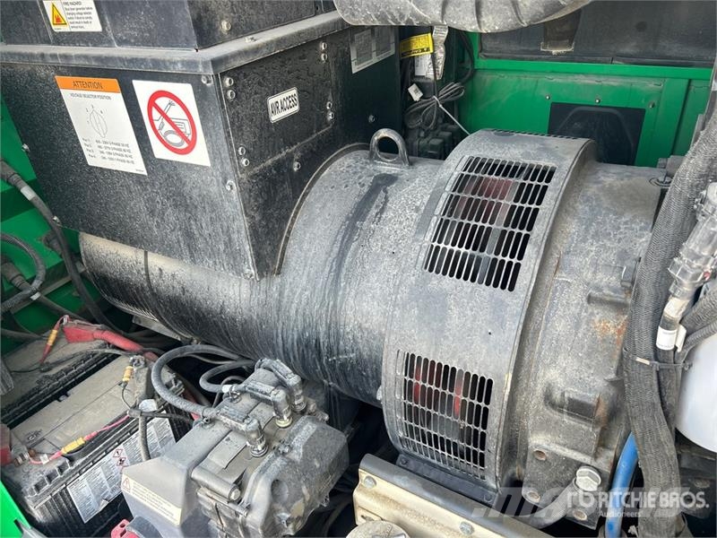Atlas Copco QAS 330 JD FT4 SUNB 264 kW Mobile Generator Set 柴油發電機