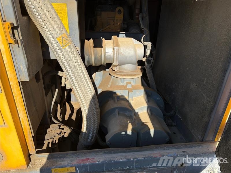 Atlas Copco XAHS950 950 cfm Mobile Air Compressor Compressors