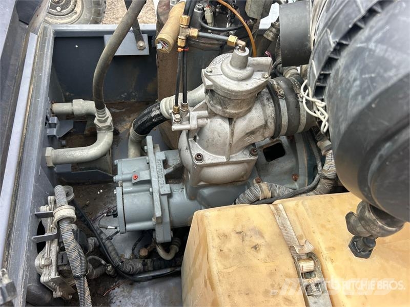 Atlas Copco XATS250 250 cfm Mobile Air Compressor 콤푸레샤