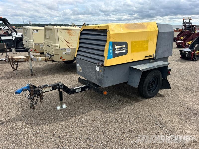 Atlas Copco XATS250 250 cfm Mobile Air Compressor 콤푸레샤