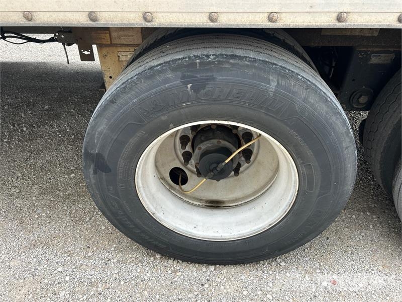 Atro 53 ft T/A Van Trailer Reboques baú