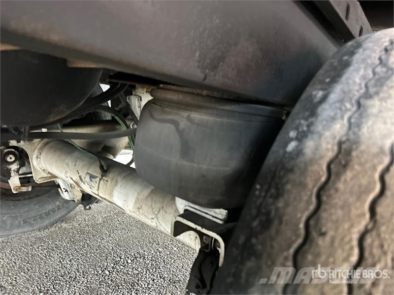 Atro 53 ft T/A Van Trailer Reboques baú