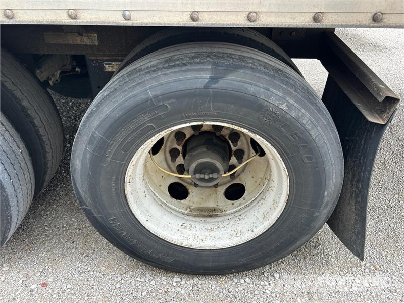 Atro 53 ft T/A Van Trailer Reboques baú