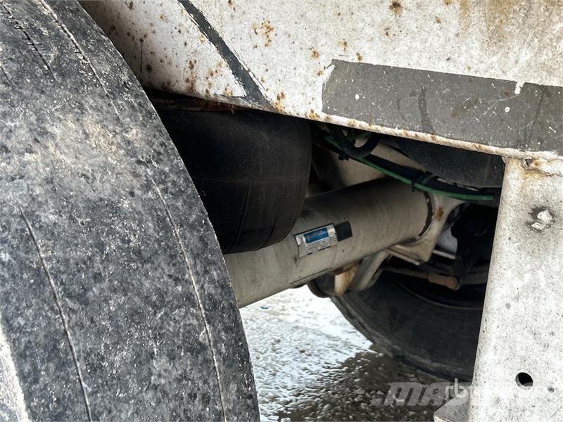Atro 53 ft x 102 in T/A Van Trailer Dobozos pótkocsik