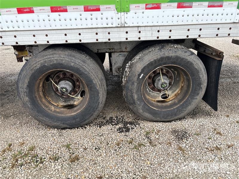 Atro 53 ft x 102 in T/A Van Trailer Dobozos pótkocsik