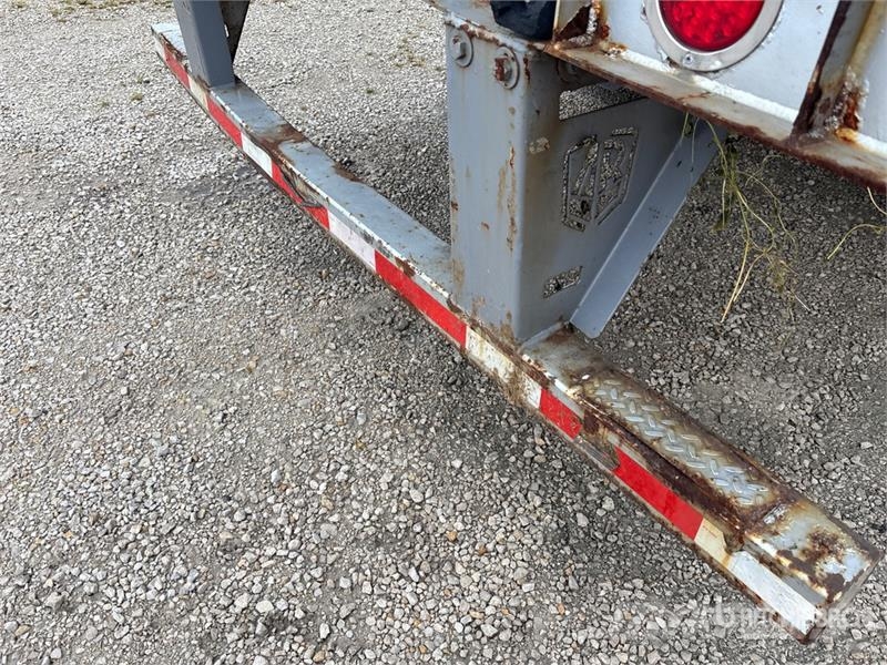 Atro 53 ft x 102 in T/A Van Trailer Dobozos pótkocsik