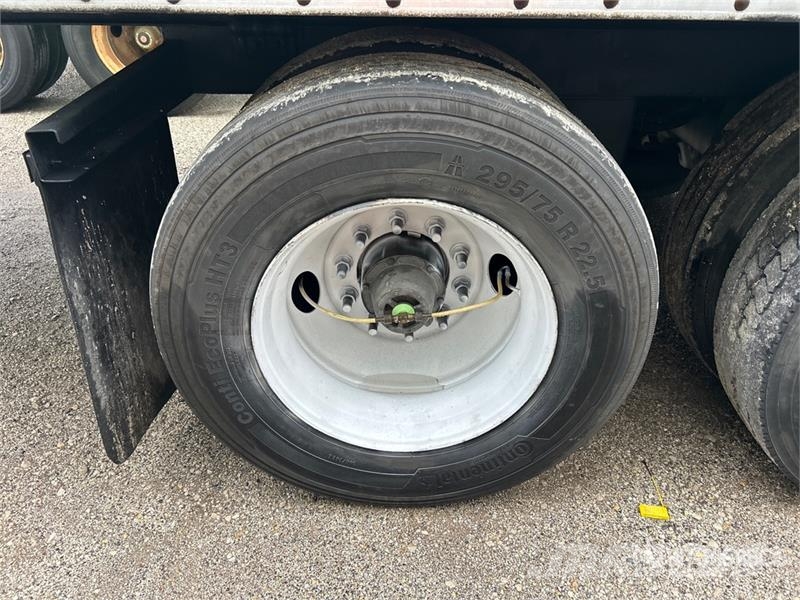 Atro 53 ft x 102 in T/A Van Trailer Skappåbygg