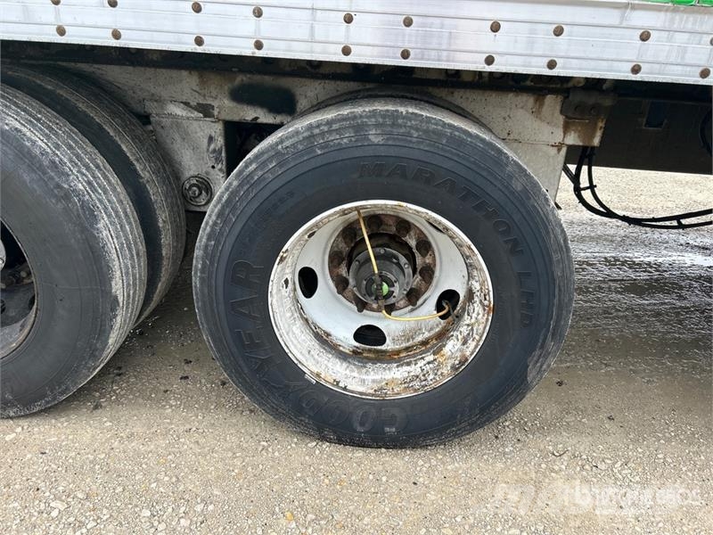 Atro 53 ft x 102 in T/A Van Trailer Dobozos pótkocsik