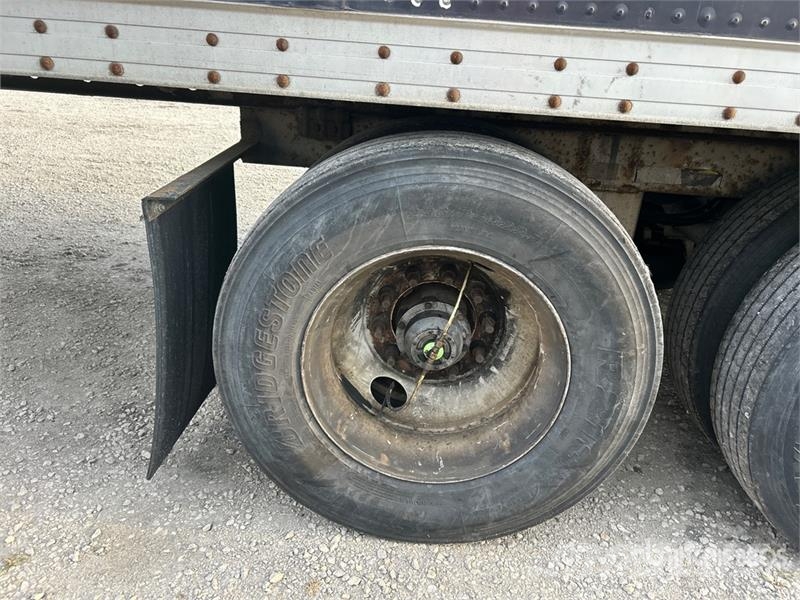 Atro 53 ft x 102 in T/A Van Trailer Dobozos pótkocsik