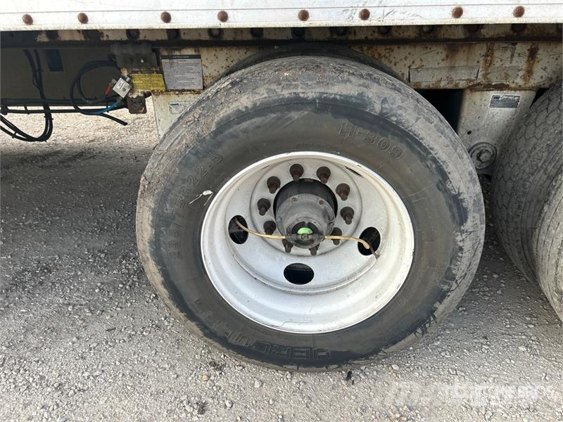 Atro 53 ft x 102 in T/A Van Trailer Dobozos pótkocsik