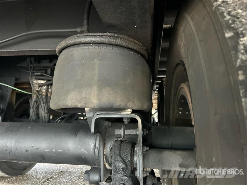 Atro 53 ft x 102 in T/A Van Trailer Skappåbygg