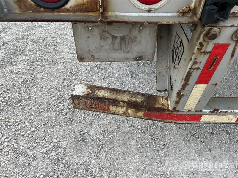 Atro 53 ft x 102 in T/A Van Trailer Dobozos pótkocsik