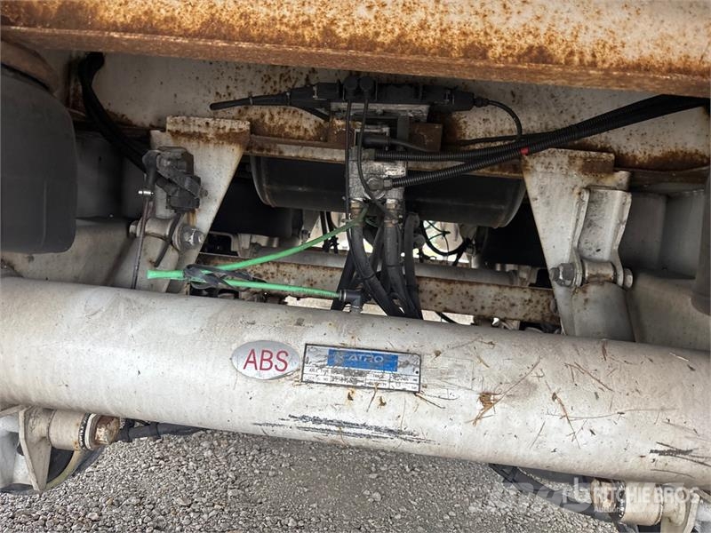 Atro 53 ft x 102 in T/A Van Trailer Dobozos pótkocsik