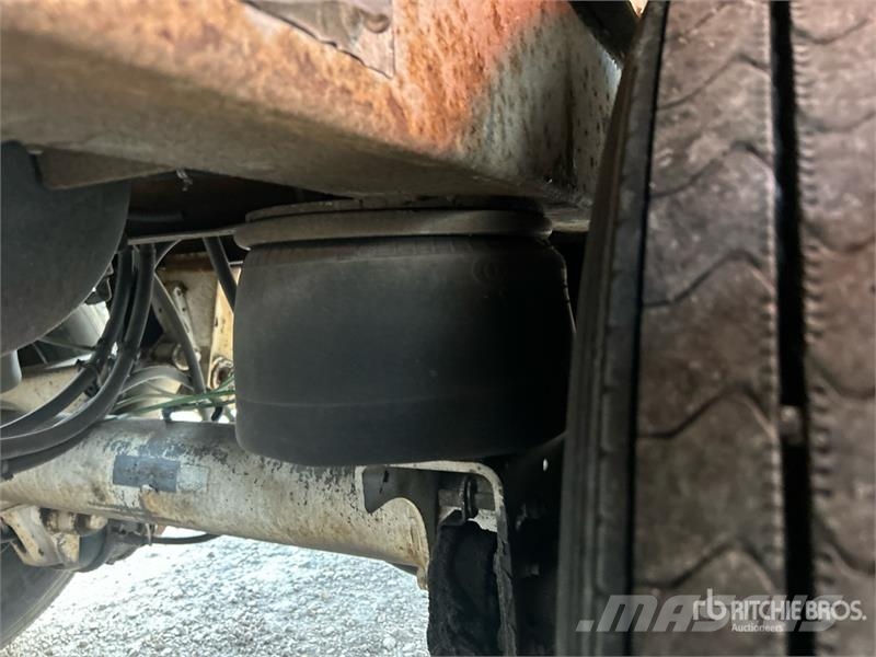 Atro 53 ft x 102 in T/A Van Trailer Dobozos pótkocsik