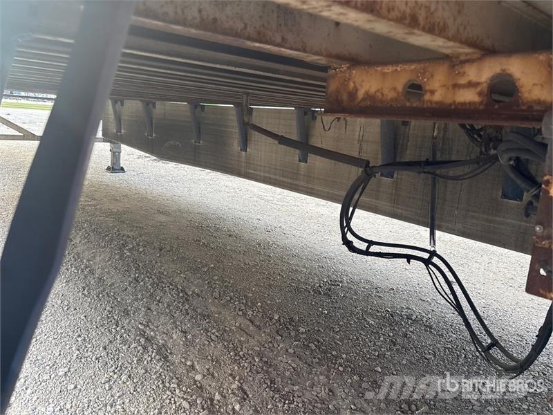 Atro 53 ft x 102 in T/A Van Trailer Dobozos pótkocsik