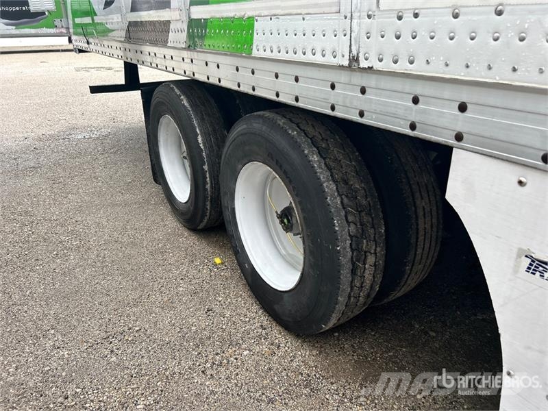 Atro 53 ft x 102 in T/A Van Trailer Skappåbygg