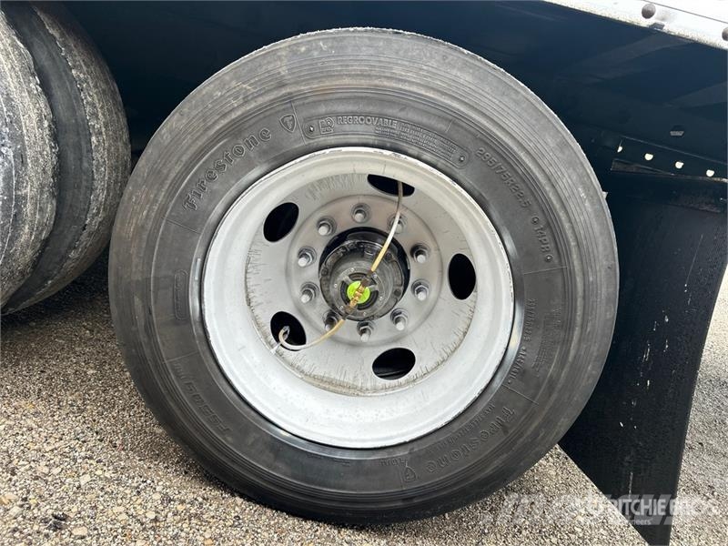Atro 53 ft x 102 in T/A Van Trailer Skappåbygg