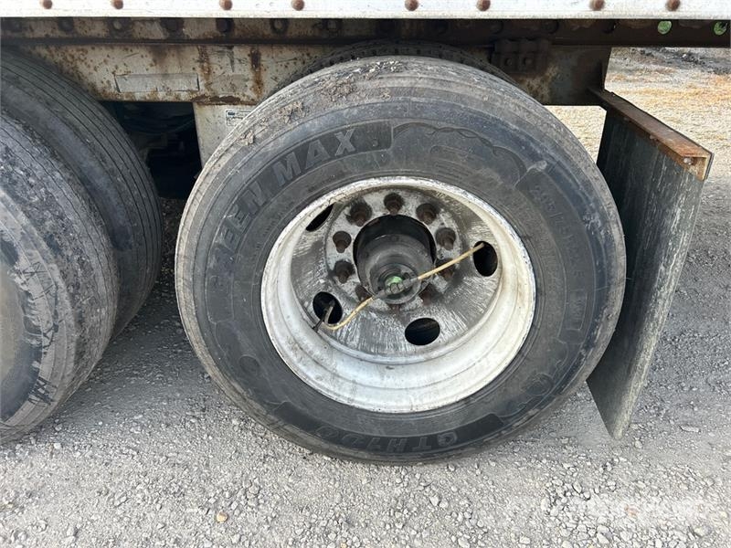 Atro 53 ft x 102 in T/A Van Trailer Dobozos pótkocsik
