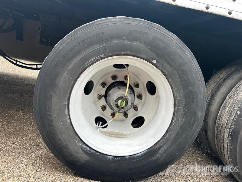 Atro 53 ft x 102 in T/A Van Trailer Skappåbygg