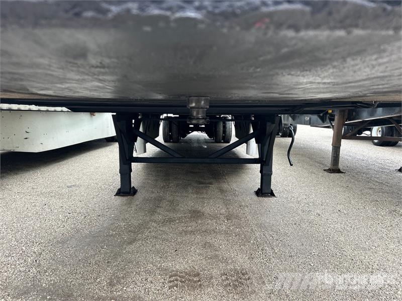 Atro 53 ft x 102 in T/A Van Trailer Skappåbygg