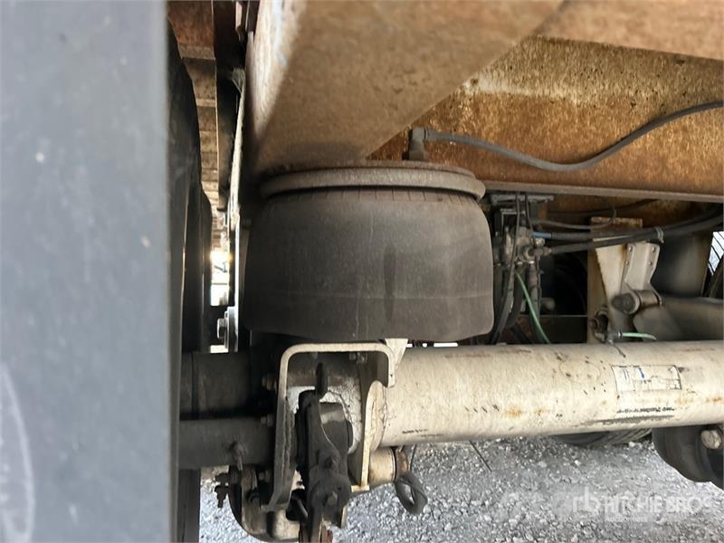 Atro 53 ft x 102 in T/A Van Trailer Dobozos pótkocsik