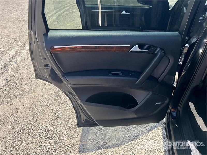 Audi Q7 Lengvieji automobiliai