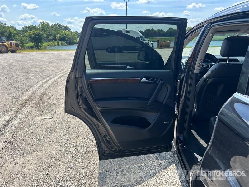 Audi Q7 Lengvieji automobiliai