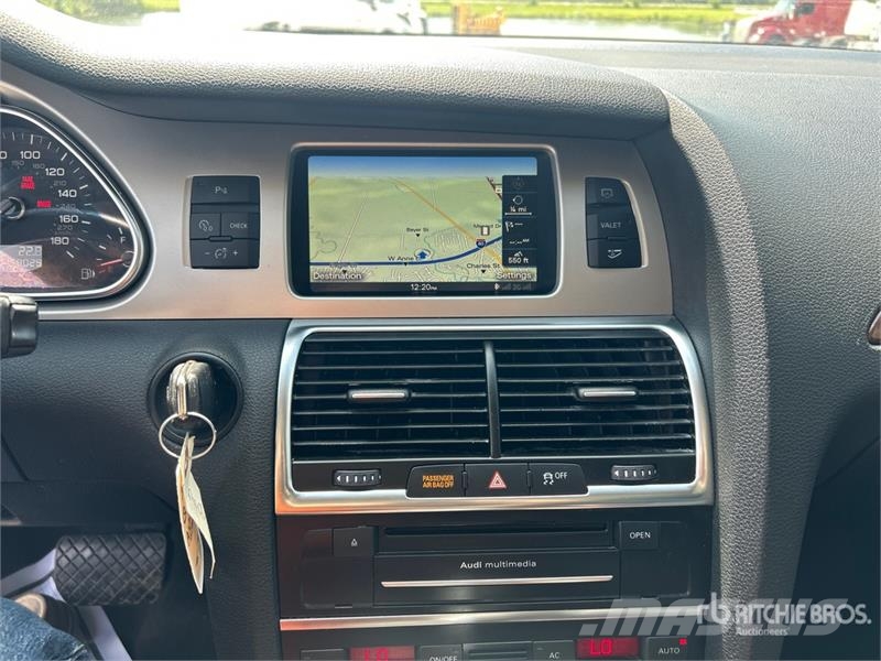 Audi Q7 Lengvieji automobiliai