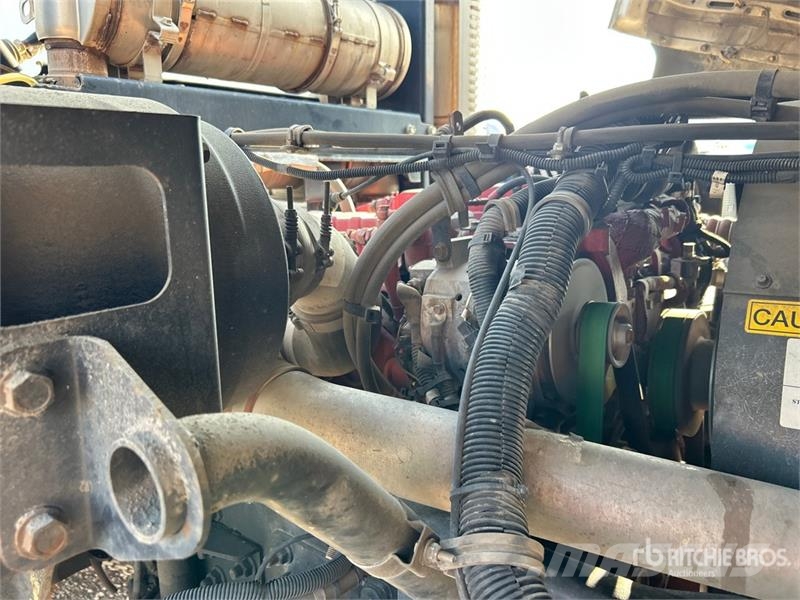 Autocar Eagle on Autocar Xpert Sweeper Truck (Inoperable) Уборочные машины