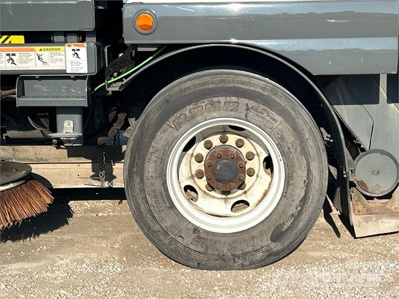 Autocar Eagle on Autocar Xpert Sweeper Truck (Inoperable) Уборочные машины