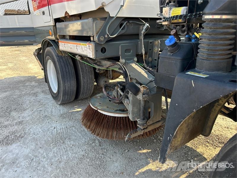 Autocar Eagle on Autocar Xpert Sweeper Truck (Inoperable) Уборочные машины