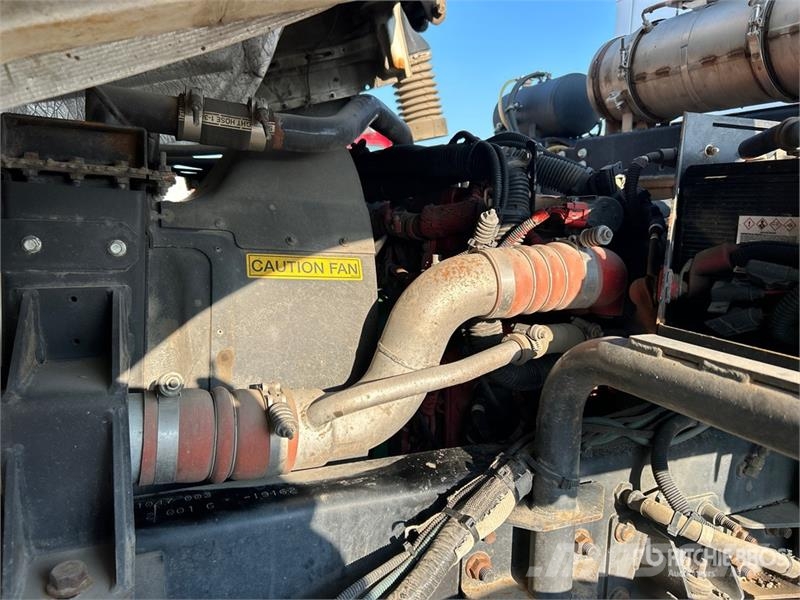 Autocar Eagle on Autocar Xpert Sweeper Truck (Inoperable) Уборочные машины
