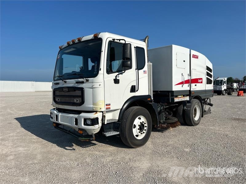 Autocar Eagle on Autocar Xpert Sweeper Truck (Inoperable) Уборочные машины