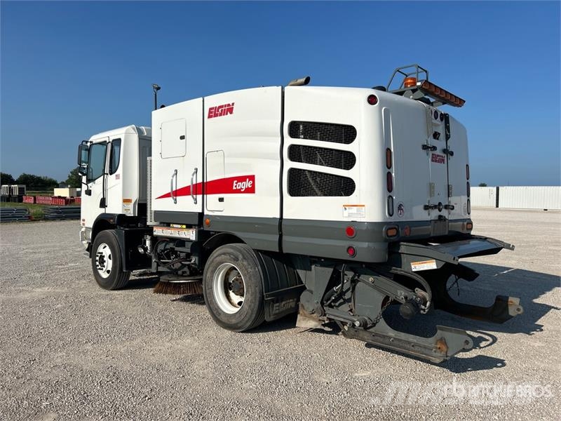 Autocar Eagle on Autocar Xpert Sweeper Truck (Inoperable) Уборочные машины