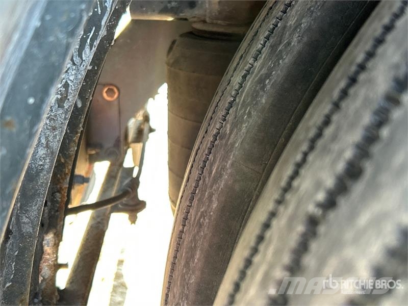 Autocar Eagle on Autocar Xpert Sweeper Truck (Inoperable) Уборочные машины