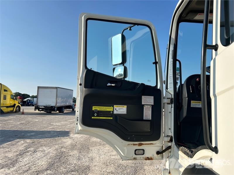Autocar Eagle on Autocar Xpert Sweeper Truck (Inoperable) Уборочные машины
