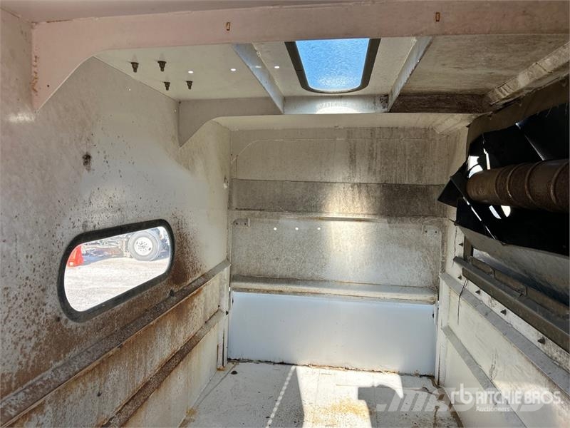 Autocar Eagle on Autocar Xpert Sweeper Truck (Inoperable) Уборочные машины