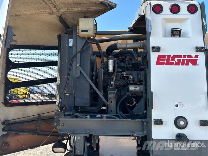Autocar Eagle on Autocar Xpert Sweeper Truck (Inoperable) Уборочные машины