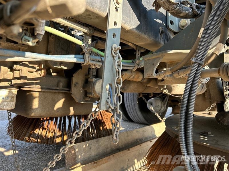 Autocar Eagle on Autocar Xpert Sweeper Truck (Inoperable) Уборочные машины
