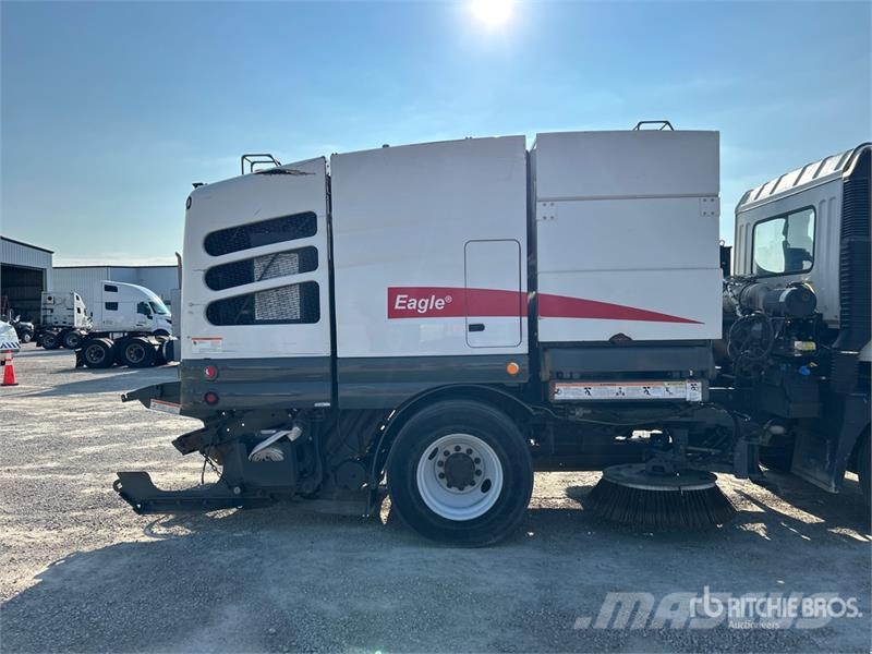 Autocar Eagle on Autocar Xpert Sweeper Truck (Inoperable) Уборочные машины
